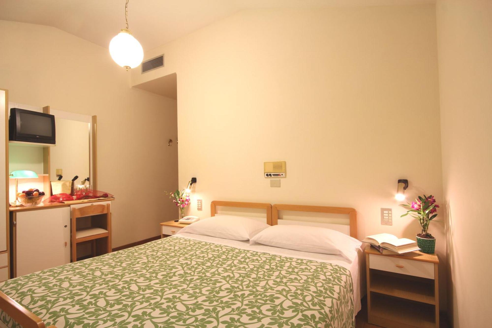 Hotel Villa Luca تْشيانشانو  تيرمي الغرفة الصورة