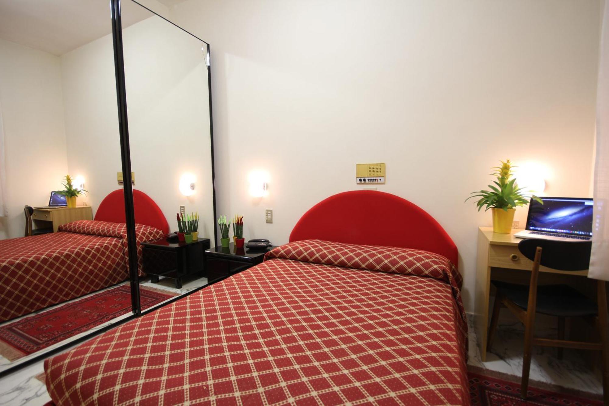 Hotel Villa Luca تْشيانشانو  تيرمي الغرفة الصورة